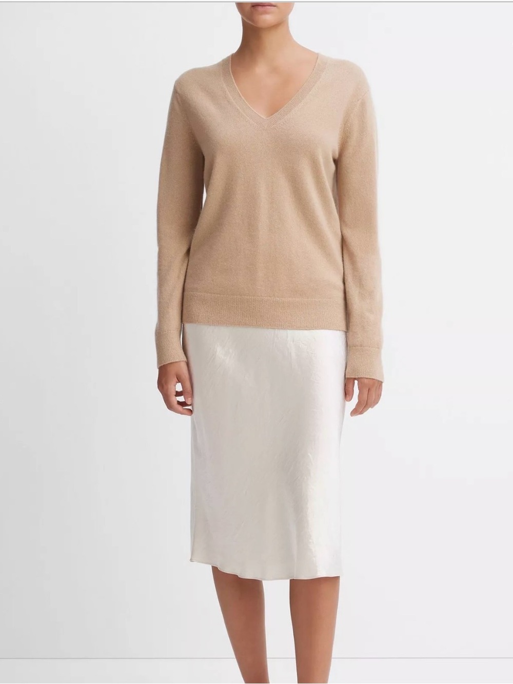 Vince Weekend V-Neck Sweater in Camel